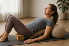 Yoga sanft und sicher: Übungen für den Rücken bei Bandscheibenvorfall