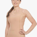 Frau mit Posture Shirt von vorne gesehen